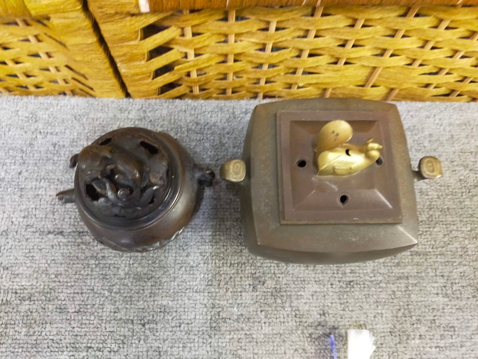 E17-20250929-11 銅製 香炉 2点セット 蓋付き 三足香炉＆角型香炉 みやこ灰付き アンティーク NEXPOTALLINN_EU