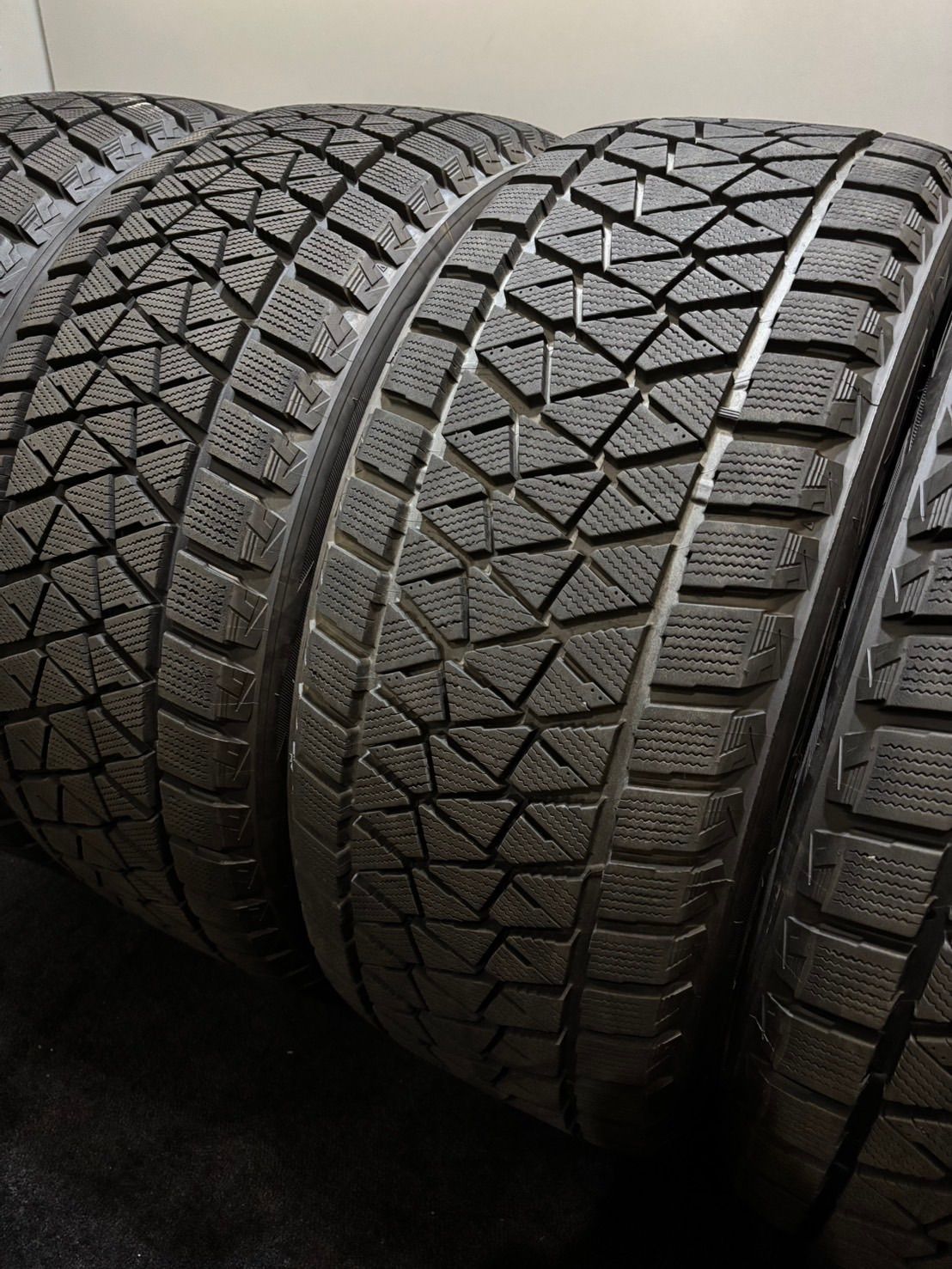 倉庫 275 45R20 BRIDGESTONE DM-V2 17年製 スタッドレス 4本 ブリヂストン ブリザック XC90 X5 X6 カイエン 南10-K269