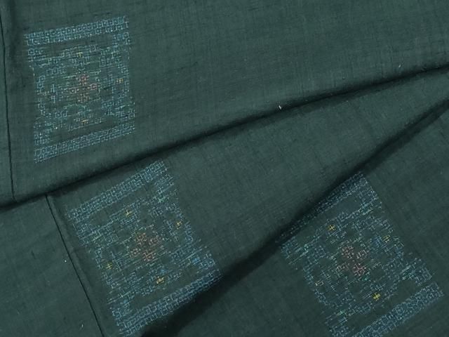 平和屋着物○本場結城紬 重要無形文化財 100亀甲 飛び亀甲柄 吉祥花文  