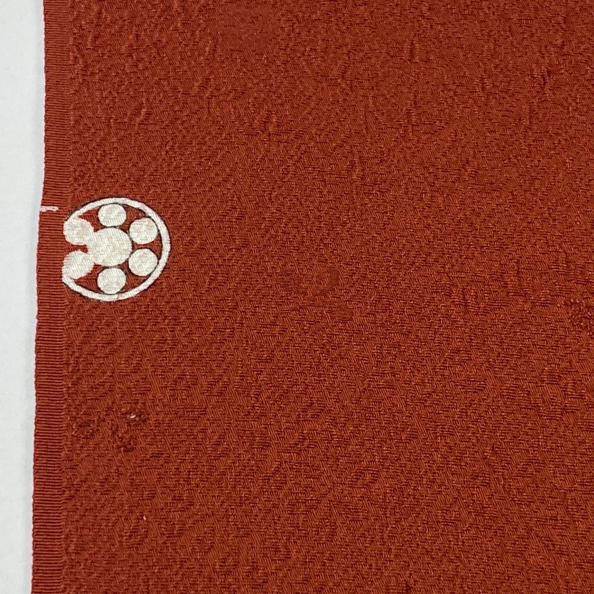 反物 秀品 色無地 紋有り 染め抜き紋 地紋 縮緬 赤 正絹