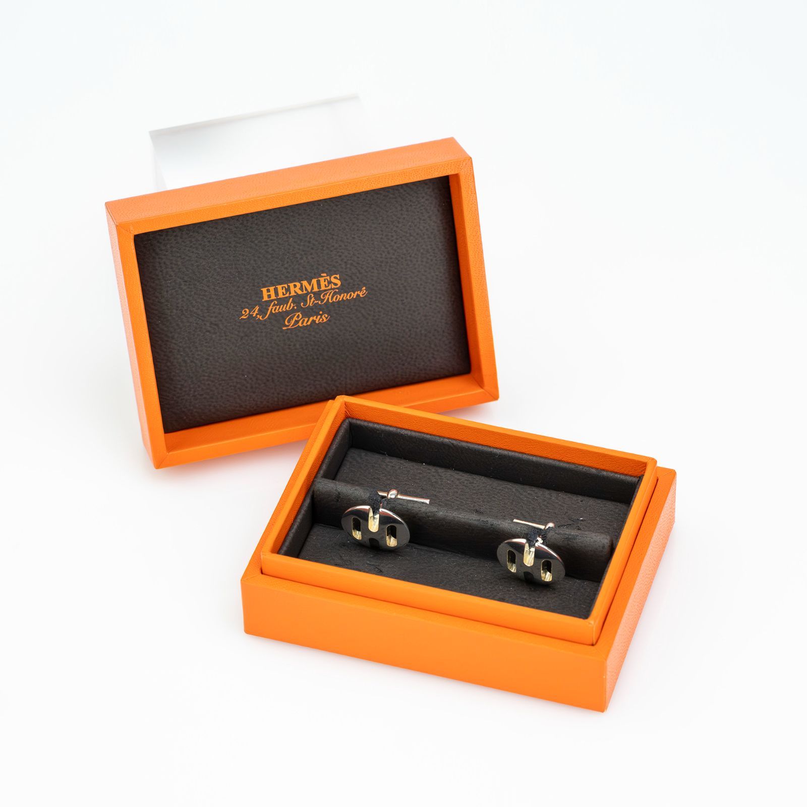 エルメス HERMES カフス ボタン シェーヌダンクル シルバー ブラック箱付 HERMES シルバー カフリンクス 専用ボックス付き エルメス HERMES
