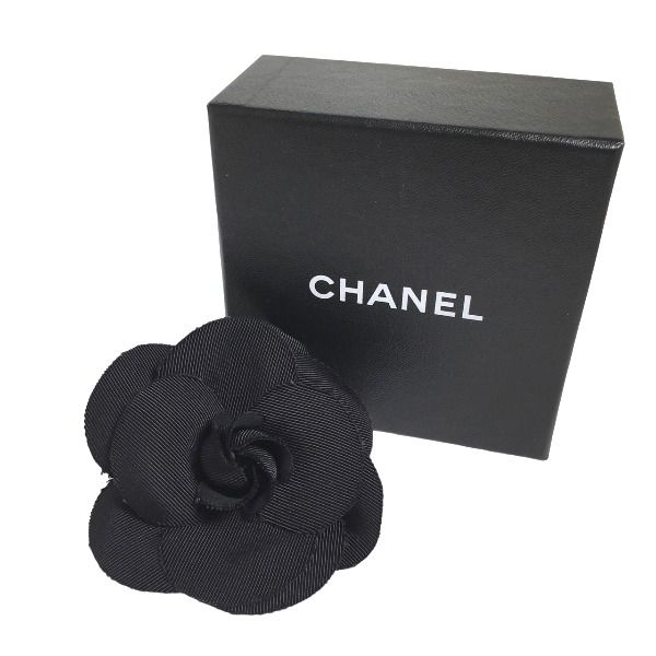 CHANELコサージュブラック シャネル コサージュ フラワー ブローチ CHANEL ブラック - メルカリ