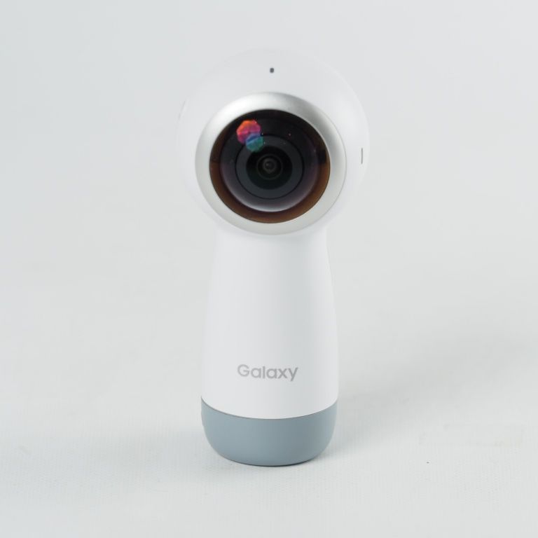 Galaxy 全天球カメラ Gear 360 2017 Galaxy iPhone対応 ホワイト 別売 バリューキット付属 SM-R21010217JP 13793