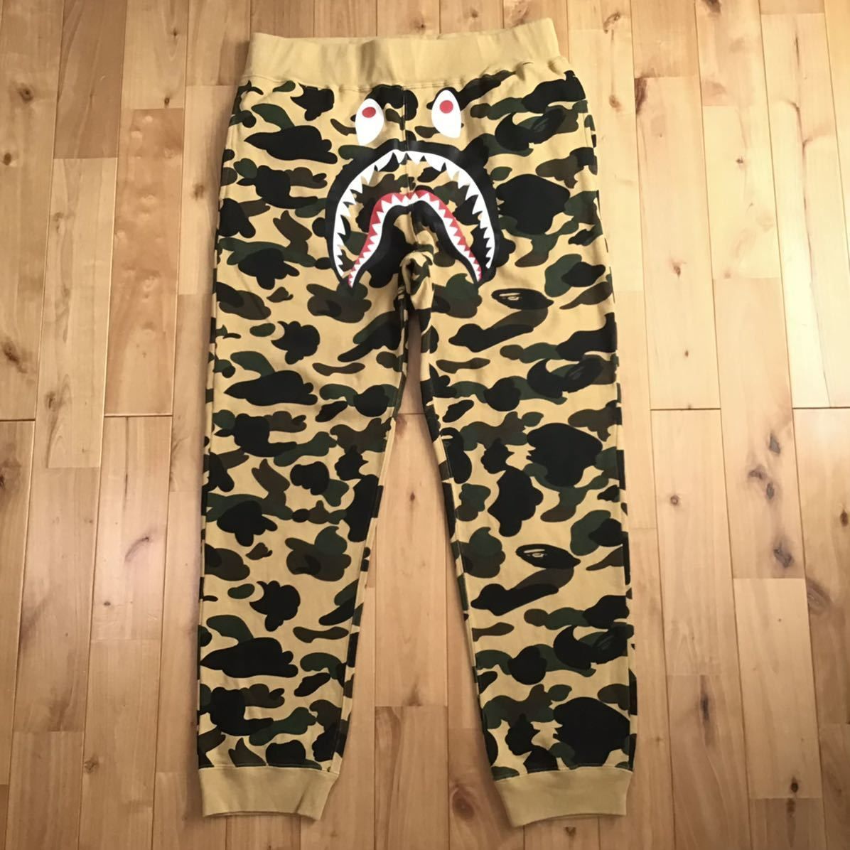A BATHING APE イエローカモ シャーク スウェットパンツ BAPE ☆XL☆ 1st camo yellow シャーク スウェットパンツ a bathing