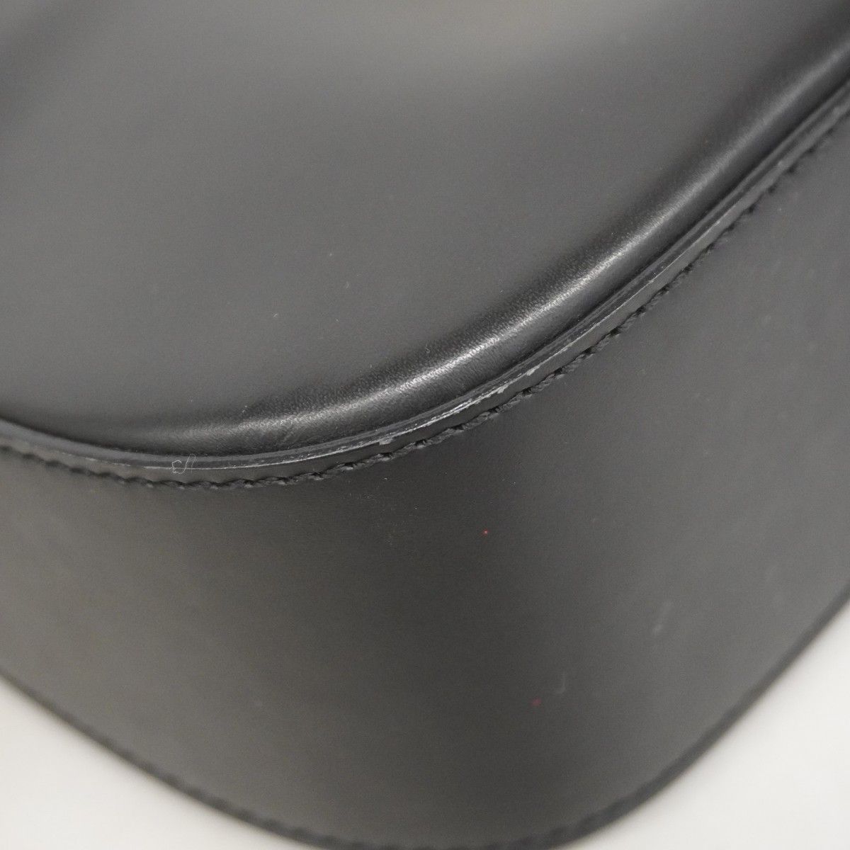 5ma0165-h】セリーヌ ショルダーバッグ レザー ブラック ゴールド金具  