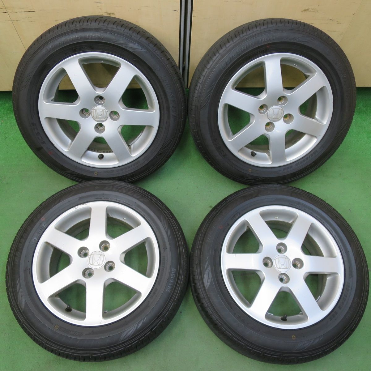 バリ溝！24年！ほぼ10分☆ホンダ フィット 純正 185/65R15 ダンロップ 