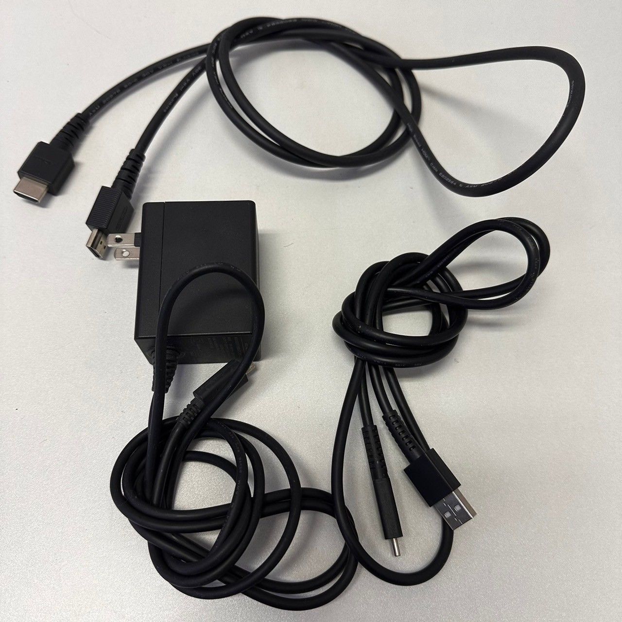 お得，品質保証 Nintendo Switch 本体 ブラック ジョイコン付き