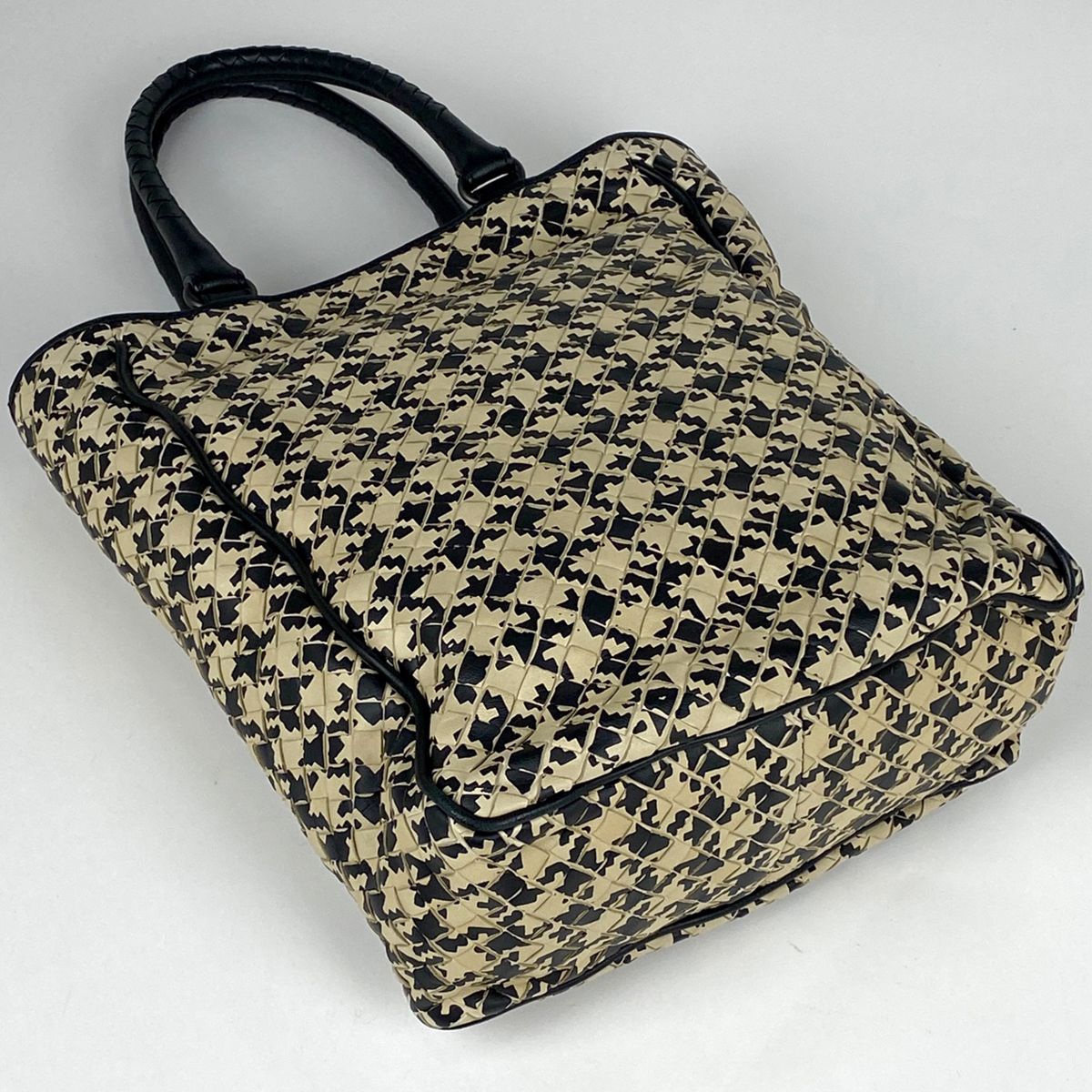 ボッテガヴェネタ BOTTEGAVENETA イントレチャート トートバッグ