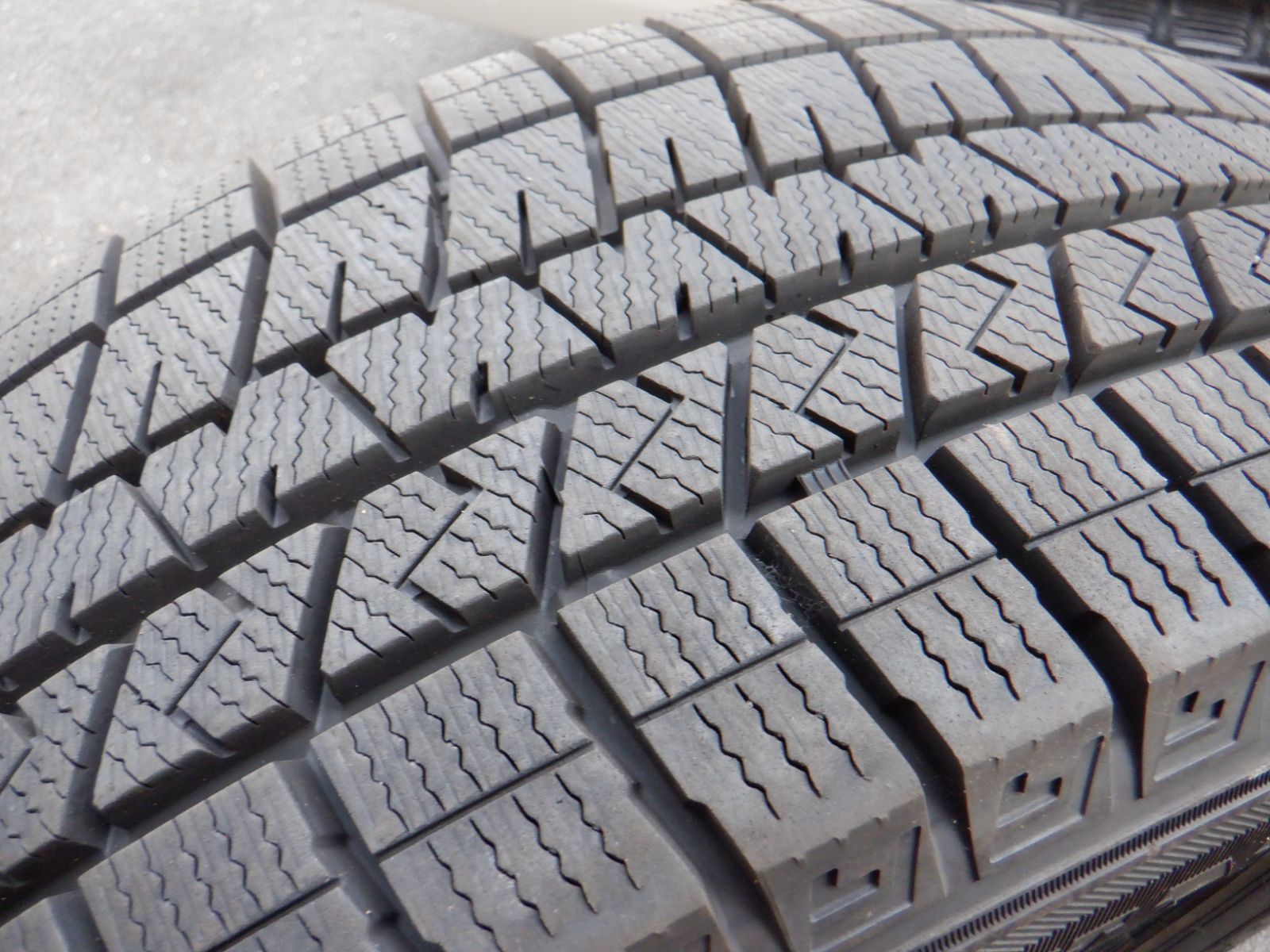  205 65 R 16 ダンロップ ウィンターマックス03 製 ４本 セレナ ティアナ エスティマなどに 16インチ スタッドレス