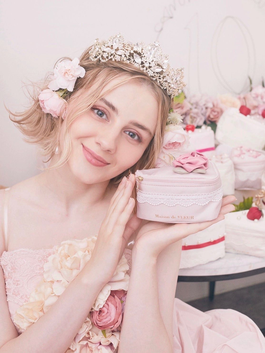 Maison de FLEUR メゾンドフルール Rose バラ 3Dケーキ ポーチ Maison de FLEUR メゾンドフルール Rose バラ 3Dケーキ ポーチ
