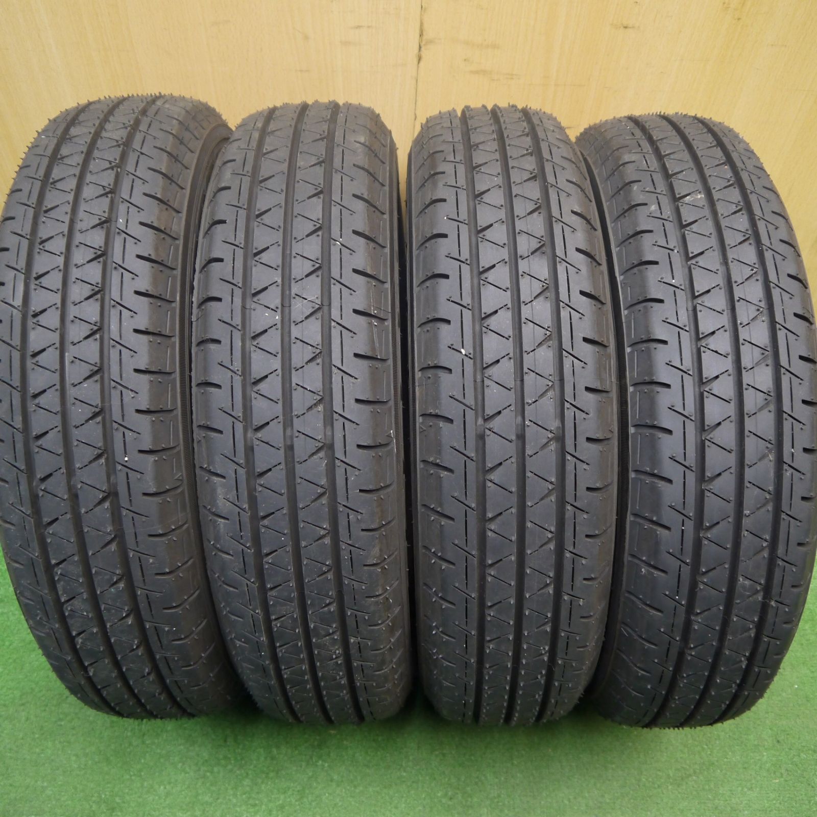 新車外し 24年 145|80R12 80|78N ヨコハマ BluEarth-Van RY55 タイヤ 12インチ 軽トラ 軽バン バモス エブリイ 等 5031401Hノタ