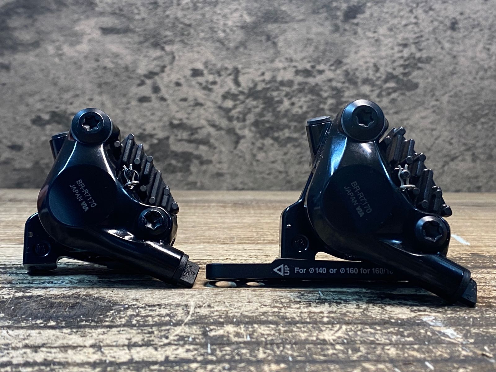 JJ336 シマノ SHIMANO 105 BR-R7170 ディスクブレーキキャリパー セット 油圧