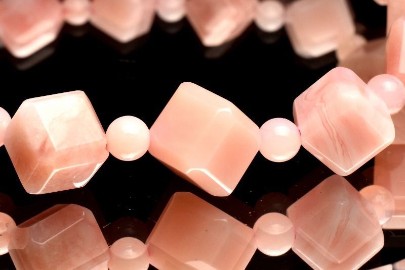 ピンクオパールブレスレット11.5 １点物高品質◇桜色 ピンクオパール 9.5-11.5(丸玉4)mm キューブ