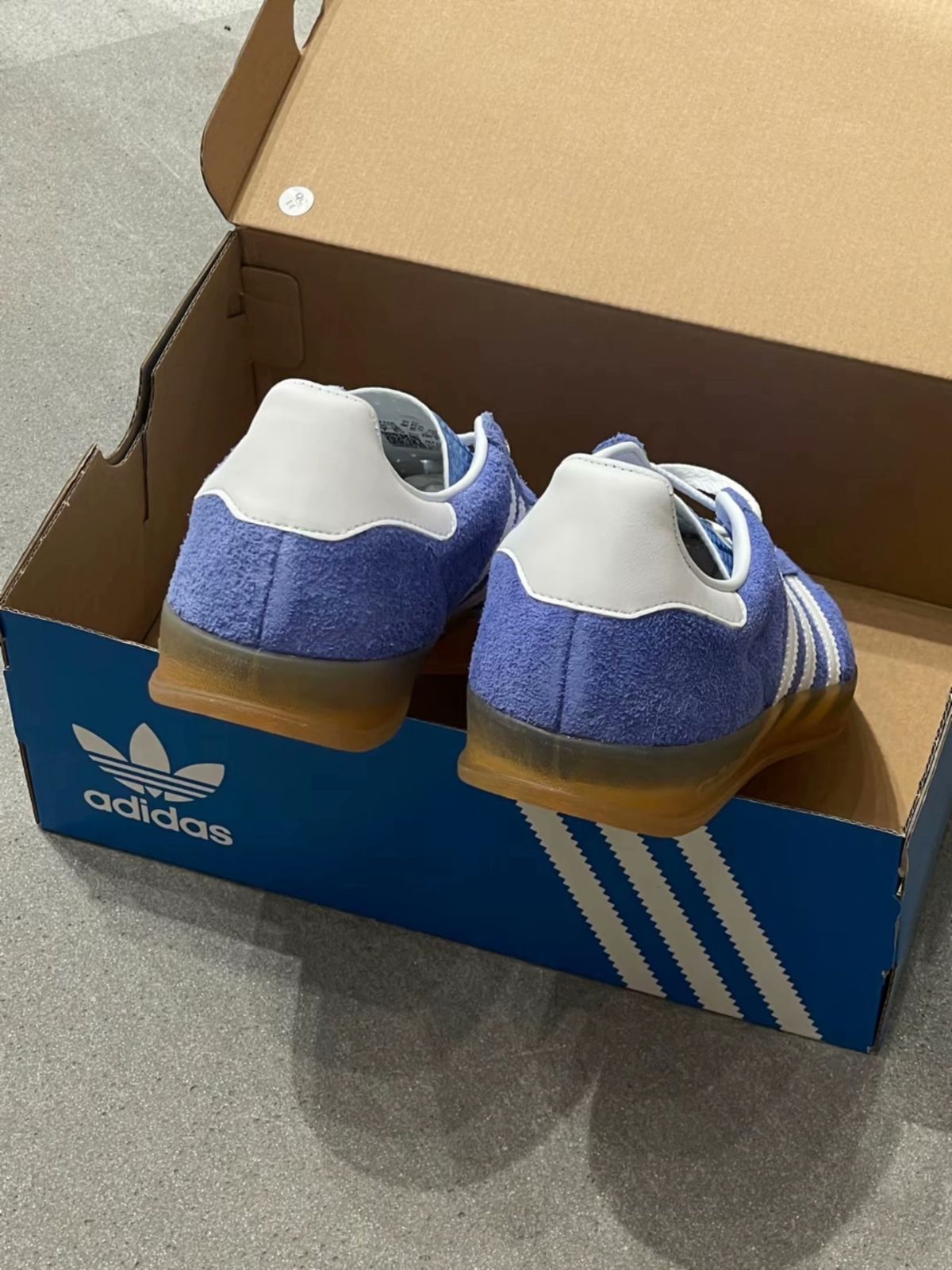 ADIDAS アディダス HQ8717 Adidas Original Gazelle Indoor Trainers 男女兼用