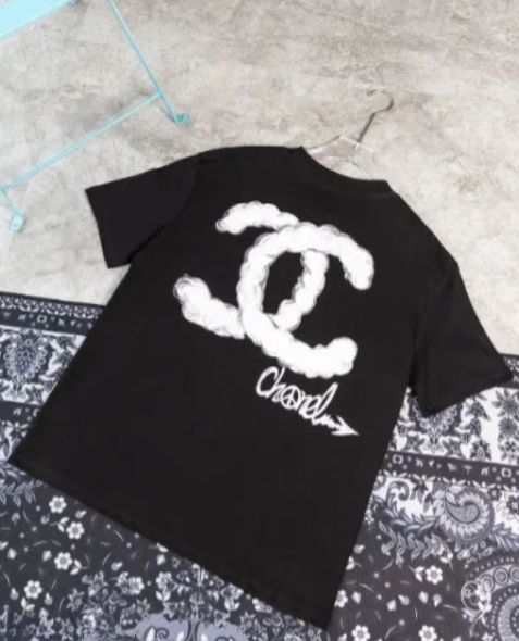 CHANEL 夏の新作前後ロゴ半袖Tシャツ