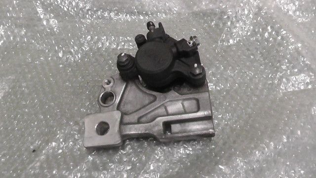 GSX250R　LC6DN11AZ01107xxx　の　リアキャリパー:#1704853178