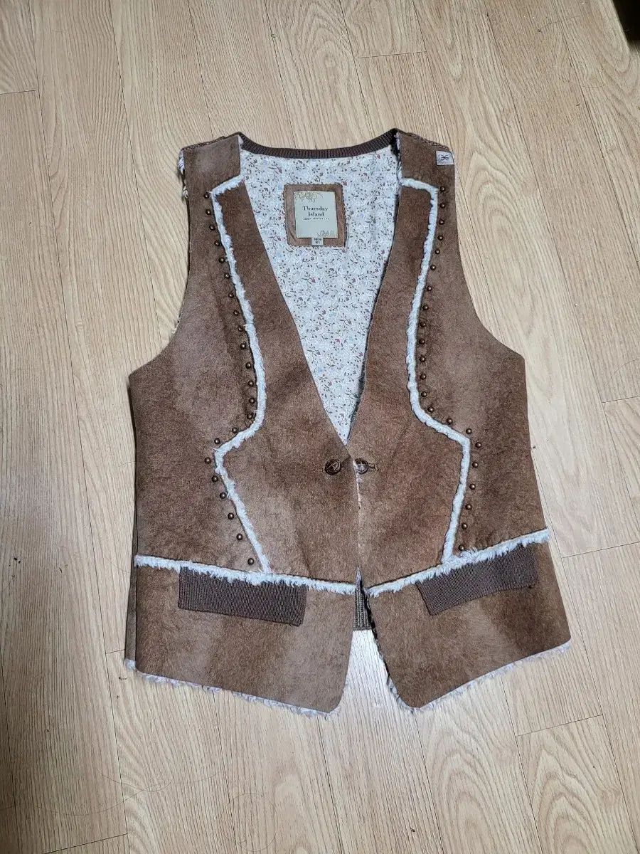 サースデーアイランド ベスト |M