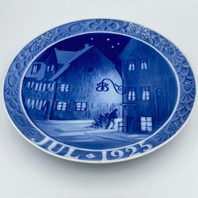 【ロイヤルコペンハーゲン】　１９２５年・イヤープレート　クリスチャンハウンの街角 1925年ロイヤルコペンハーゲンイヤープレート「クリスチャンハウンの