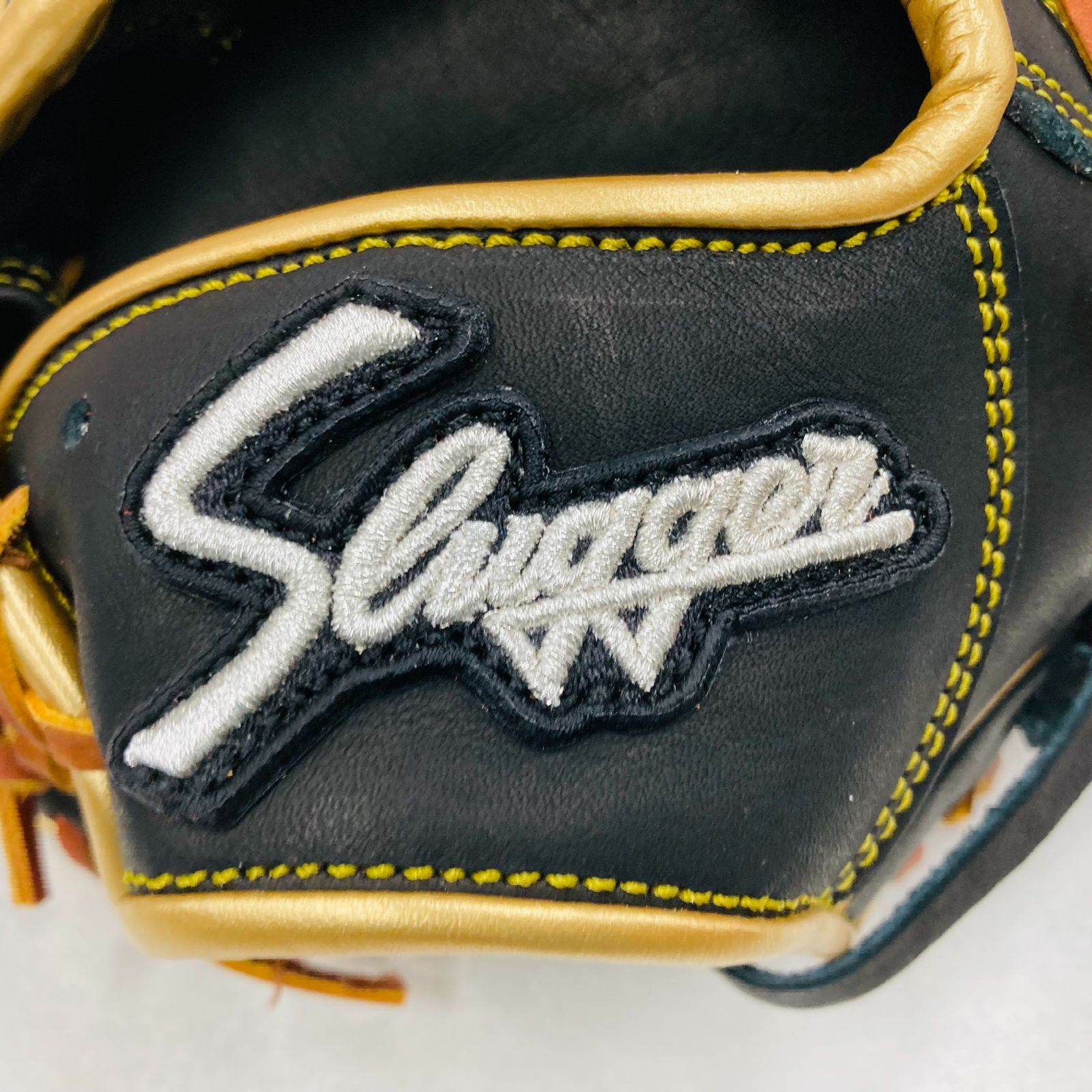 中野拓夢選手モデル】久保田スラッガー Slugger 軟式用 オリジナルオーダーグラブ 内野手用 24MS型 阪神タイガース 中野拓夢選手が使用していた モデル ブラック Gイエロー ゴールド 当店限定 受注生産品 - メルカリ