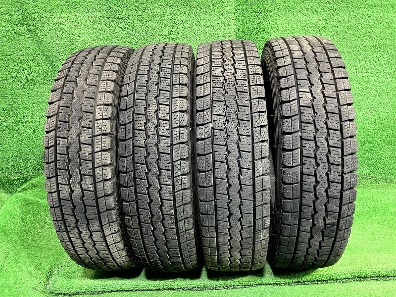 DUNLOP スタッドレス ダンロップ ウインターマックスSV01 145R12/6PR 4
