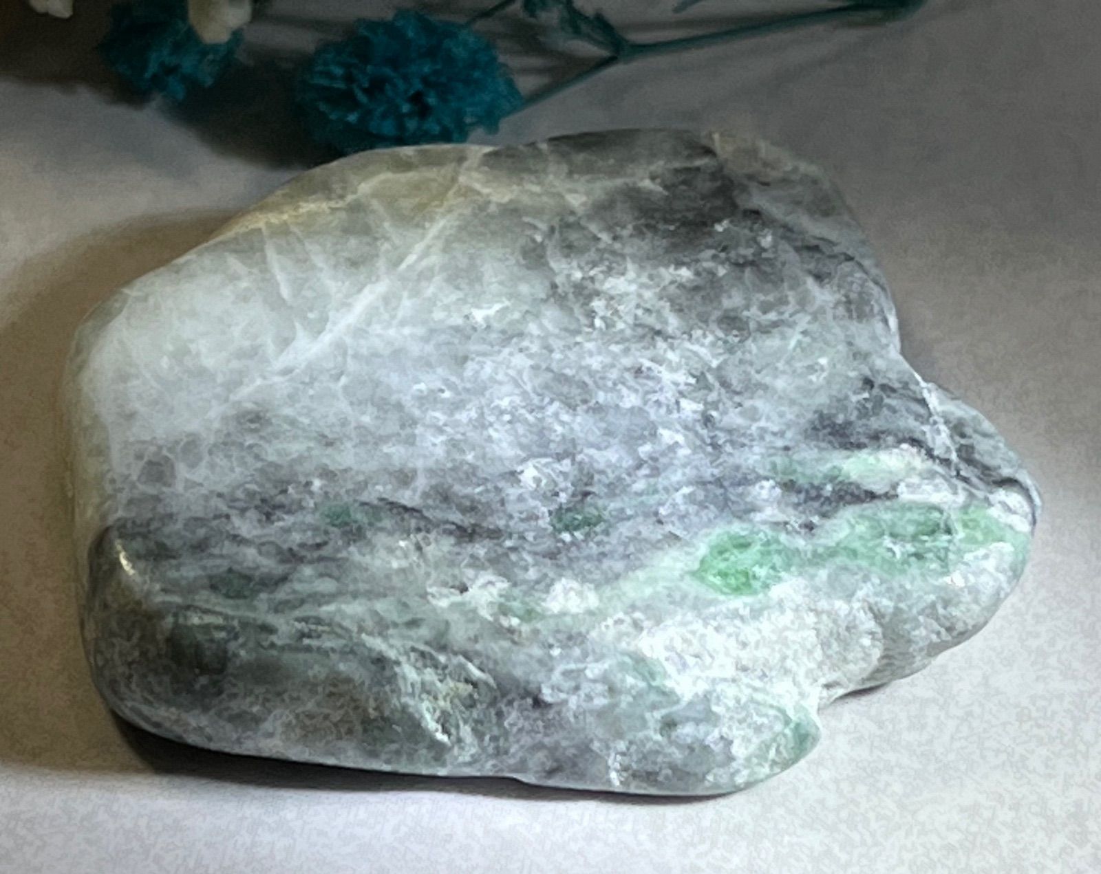 長寿の御守り✨ 糸魚川 翡翠 原石 ジェダイド タンブル - メルカリ