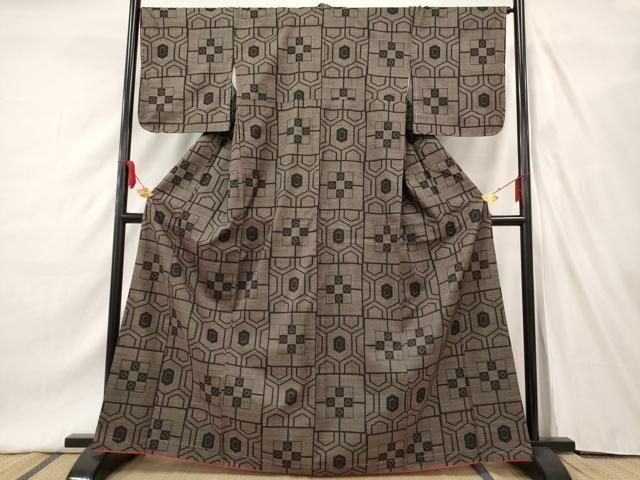 平和屋着物□本場大島紬 7マルキ 幾何学文様 正絹 逸品 未使用  