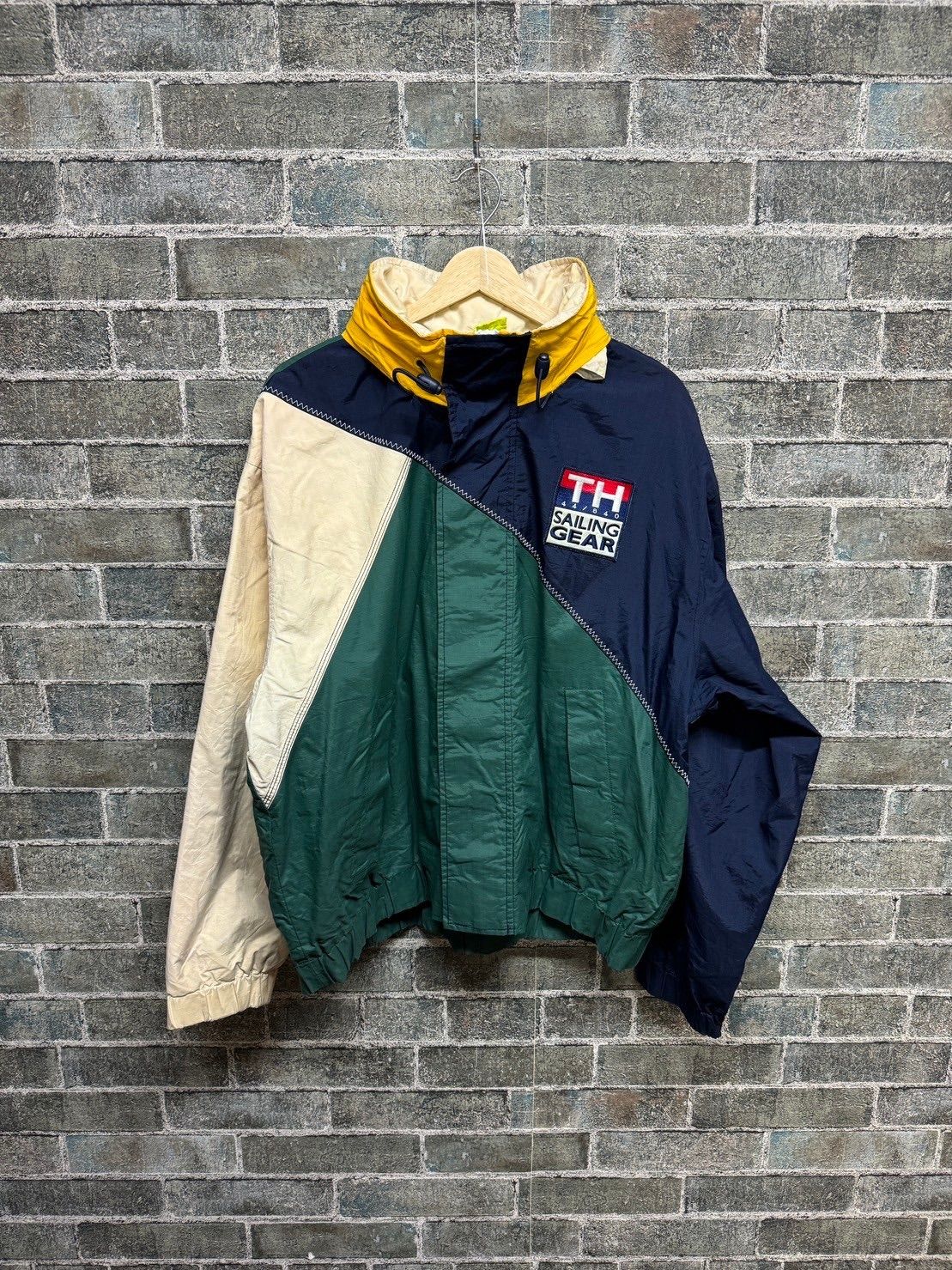 ☆古着 刺繍ロゴ ゆるだぼ 90s TOMMY HILFIGER トミーヒルフィガー