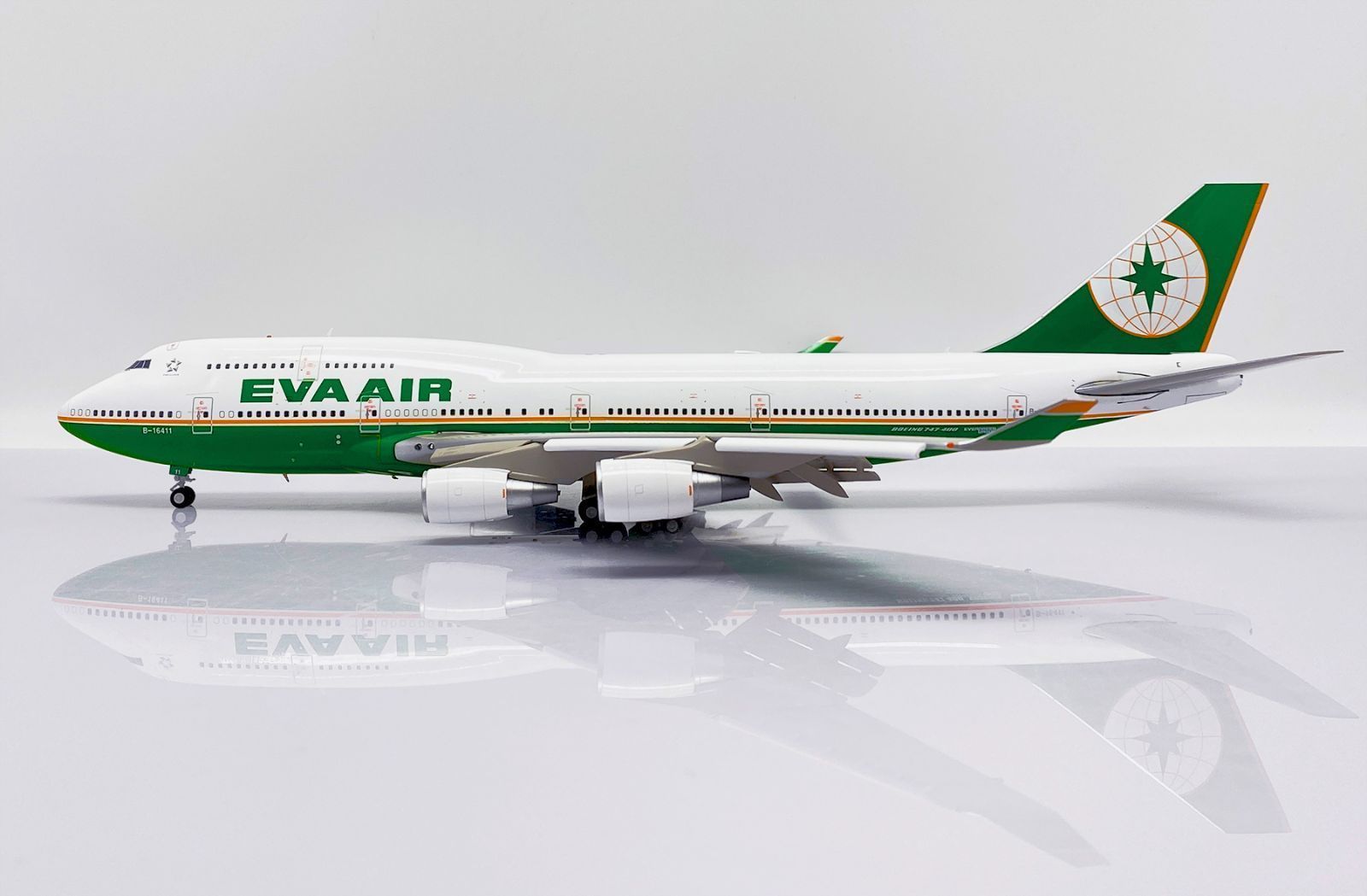 エバー航空 747-400 B-16411 1/200 Jcwings エバー航空 747-400 B-16411 1/200 XX20321 - メルカリ