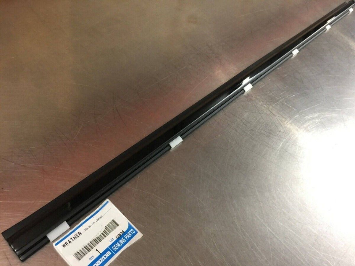 未使用 マツダ FC3S サバンナ RX-7 純正 ドアアウター ウェザーストリップ 水切りモール 右 MAZDA Outer Weather Strip RH