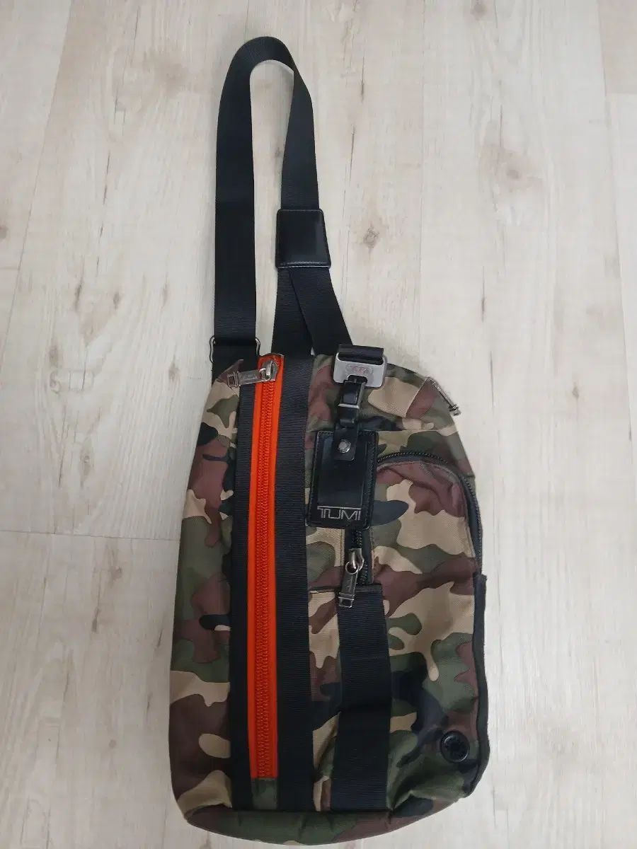 超希少TUMIトゥミボディバッグショルダーバッグ迷彩柄カモフラ TUMI
