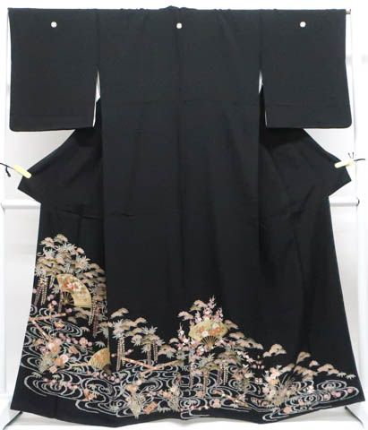 一輝堂】リサイクル着物 黒留袖 五つ紋 金駒刺繍 古典宝尽くし文