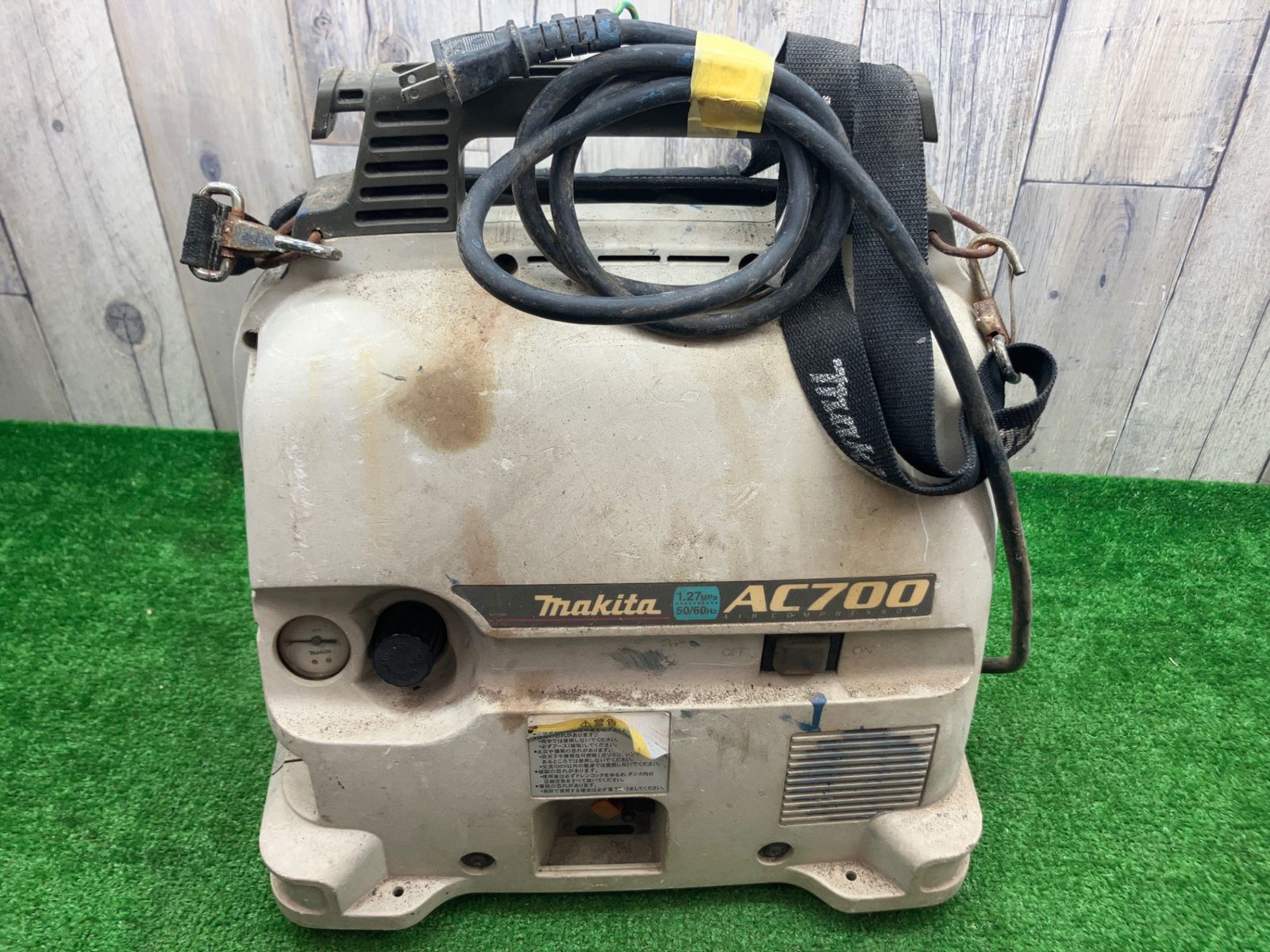 マキタ エアコンプレッサ AC700 一般圧 タンク容量5L（☆マキタ(makita 