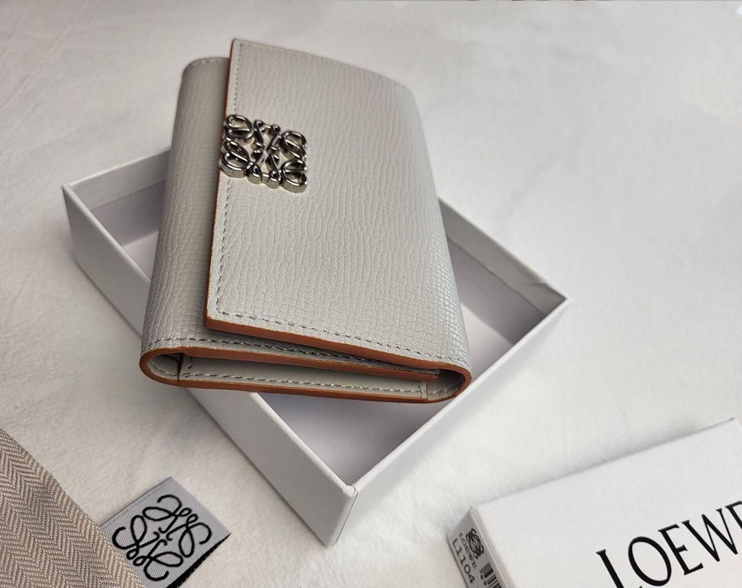 新品 Loewe ロエベ 3つ折り財布　ホワイト-f2w5