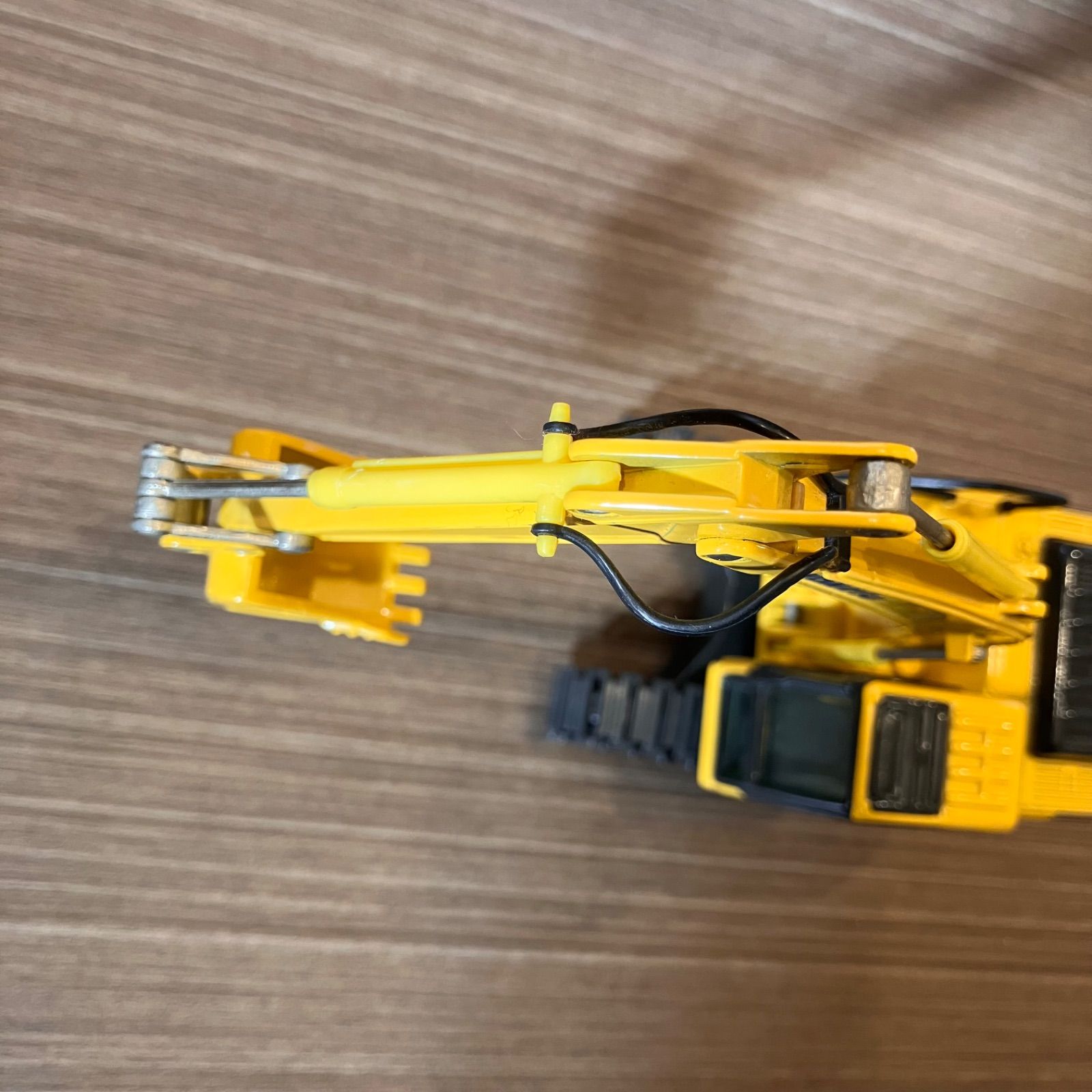 送料無料】KOMATSU／コマツ PC200 パワーショベル ミニチュア 1/43