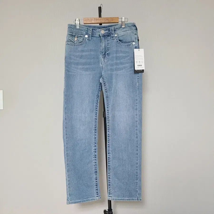 新品 28 TRUE RELIGION(トゥルーレリジョン) スパン糸 デニム W -パンツ- 249