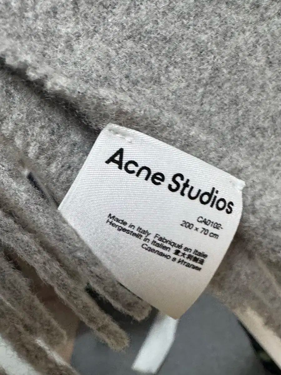 Acne Studios グレー マフラー ウール Acne Studios グレー系 マフラー