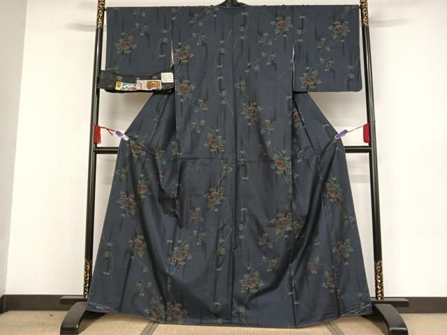 平和屋着物●本場大島紬　純泥染　手織　カタス7マルキ　草花文　当田安憲作　証紙付き　正絹　逸品　未使用　AAAW4366np 平和屋着物○本場大島紬 純泥染 手織 カタス7マルキ 草花文 当田安憲作