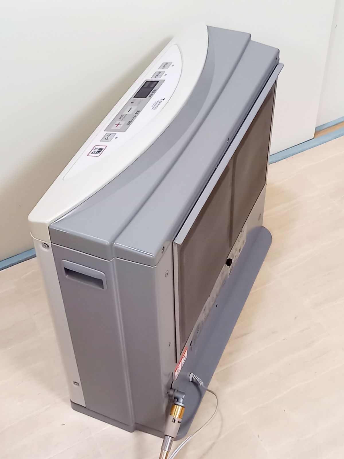 ガスファンヒーター ノーリツ　GFH-5800S 都市ガス　ホワイト 中古ノーリツ ガスファンヒーター 都市ガス用 GFH-5800S - 無限