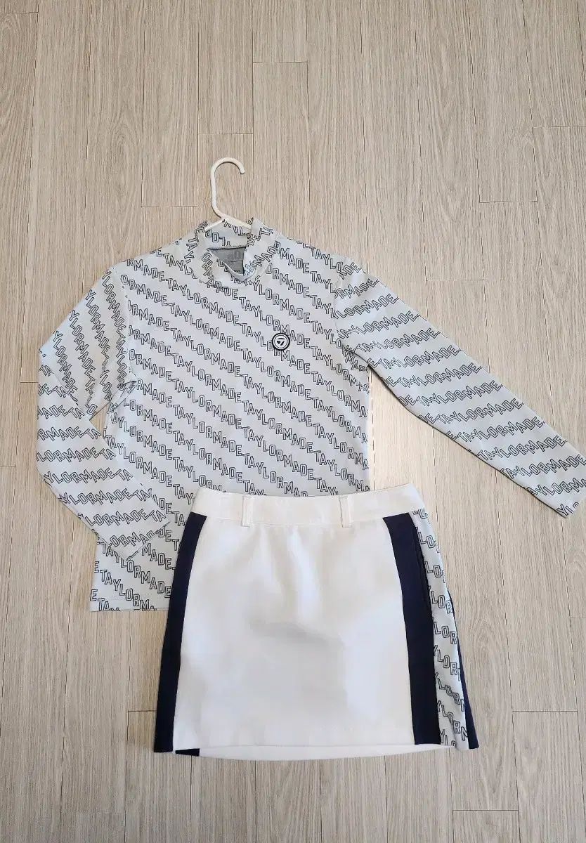 テーラーメイド ゴルフスカート+長袖Tシャツセット 店舗