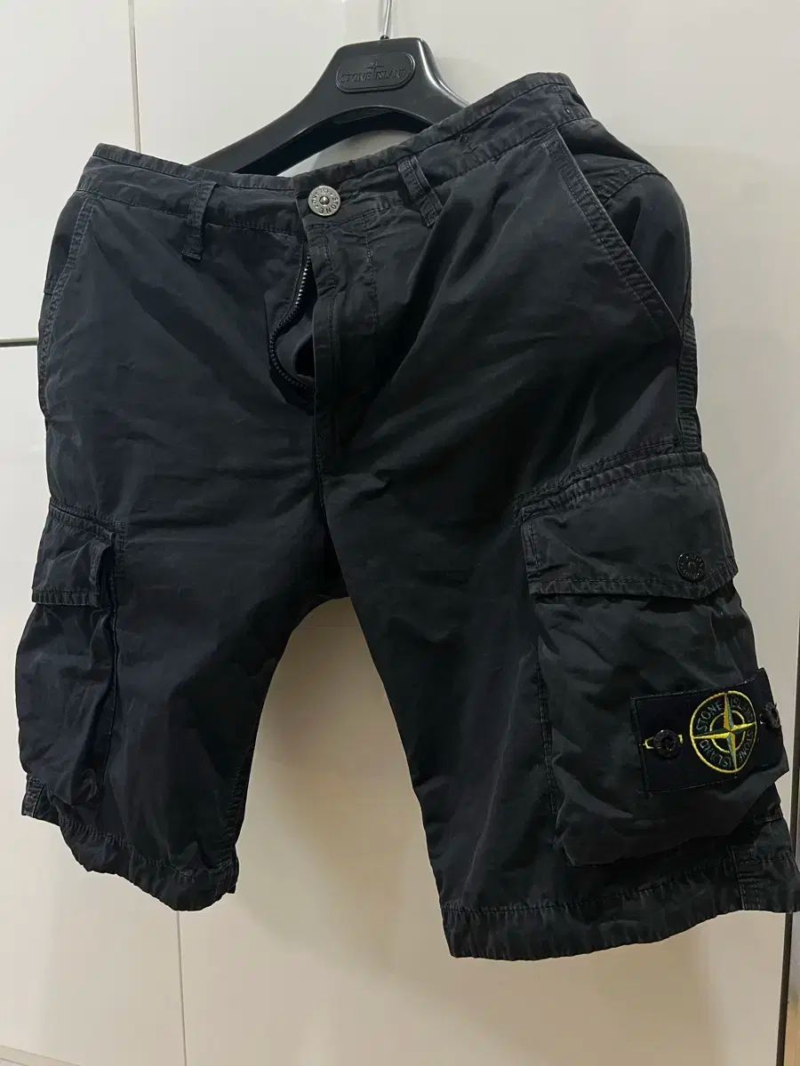 STONE ISLAND ストーンアイランド ブラックショートパンツ 28 ー 29