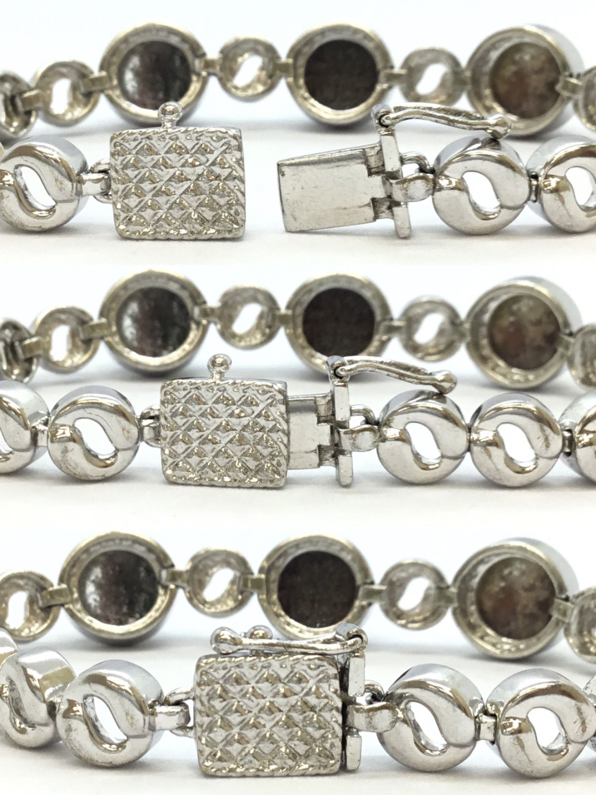 シルバー ブラック バングル クラスプ式 シルバー調 バングル クラスプ式 - メルカリ