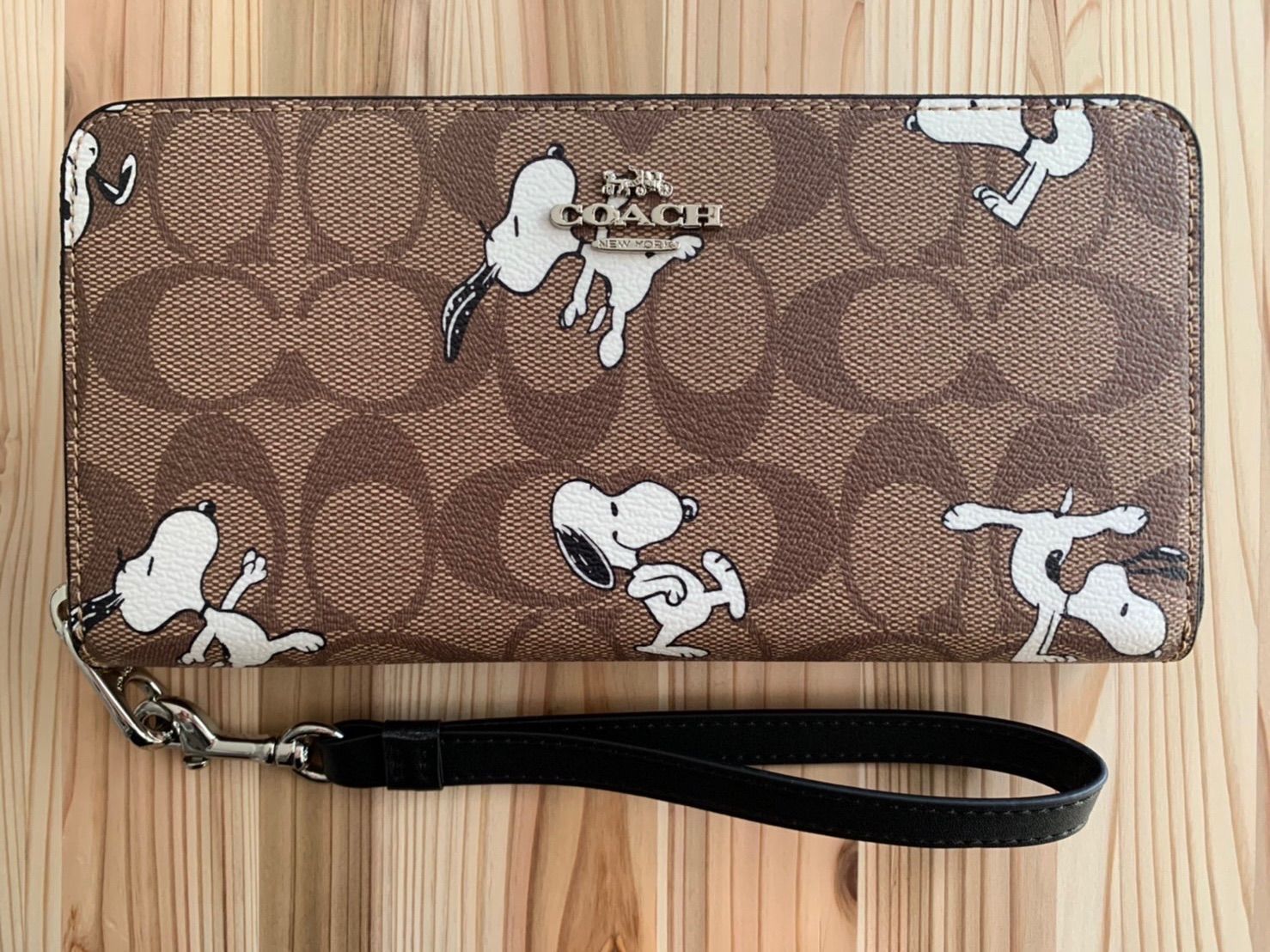 専門ショップ 新品 COACH コーチ 長財布 スヌーピー シグネチャー