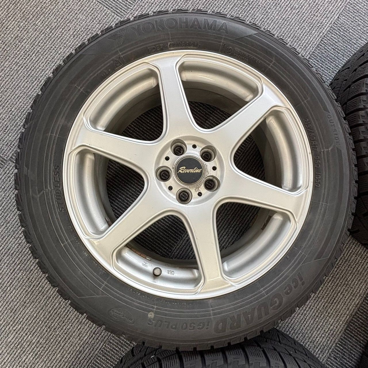 送料込み！215/60R17ヨコハマタイヤiG60中古スタッドレスタイヤ4本 送料無料!!ブラックフライデー!!】 215/60R17 ヨコハマ アイスガード