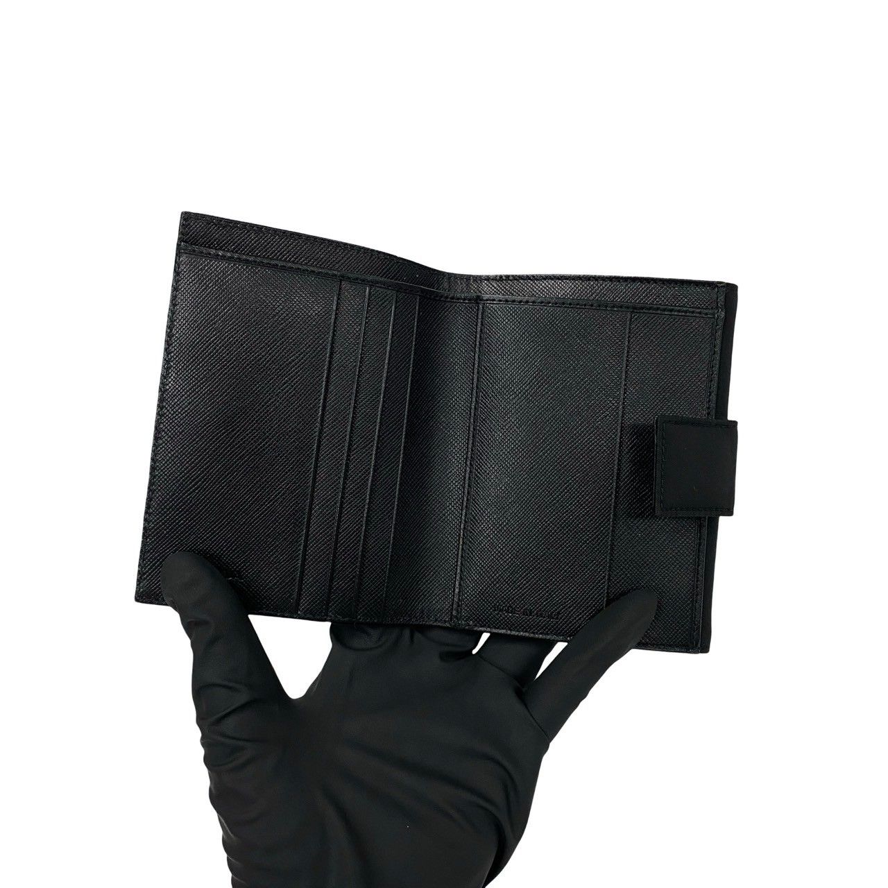 ✨美品✨PRADA プラダ◆黒ブラック◆折財布◆三角ロゴ◆ナイロン×レザー 極 美品 希少品 PRADA プラダ 三角ロゴ 金具 サフィアーノ レザー 本革