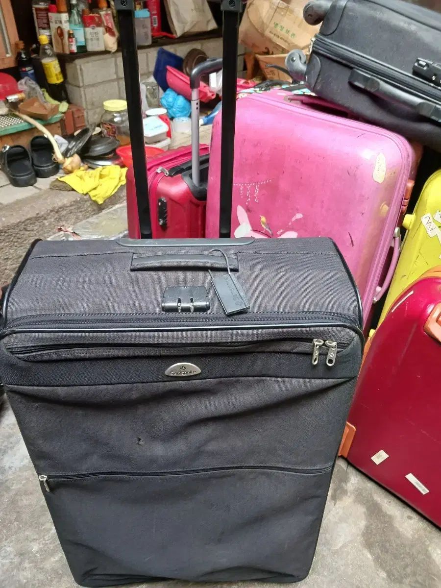 Samsonite サムソナイト 大型 28 インチ 荷物用 黒 キャリーケース スーツケース