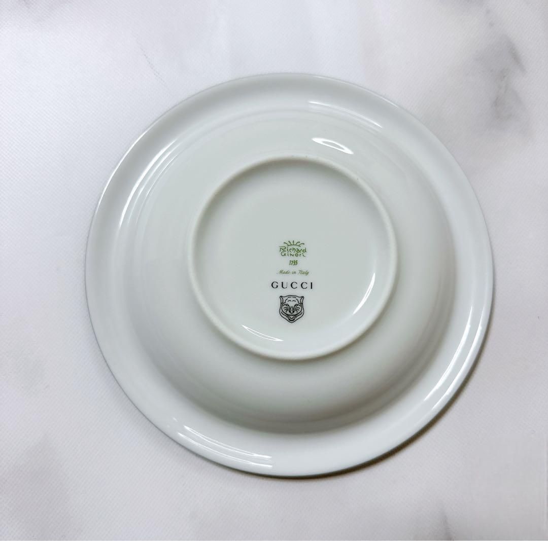 グッチ小物入れ スターアイ ラウンド アッシュトレイ ポーセリン ホワイト グッチ小物入れ スターアイ ラウンド アッシュトレイ ポーセリン