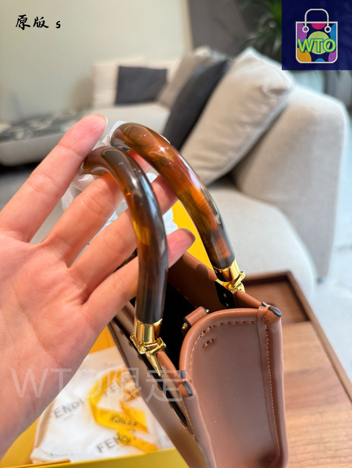 今日特価】Fendi フェンディ ミニトートバッグ 新作、アンバー