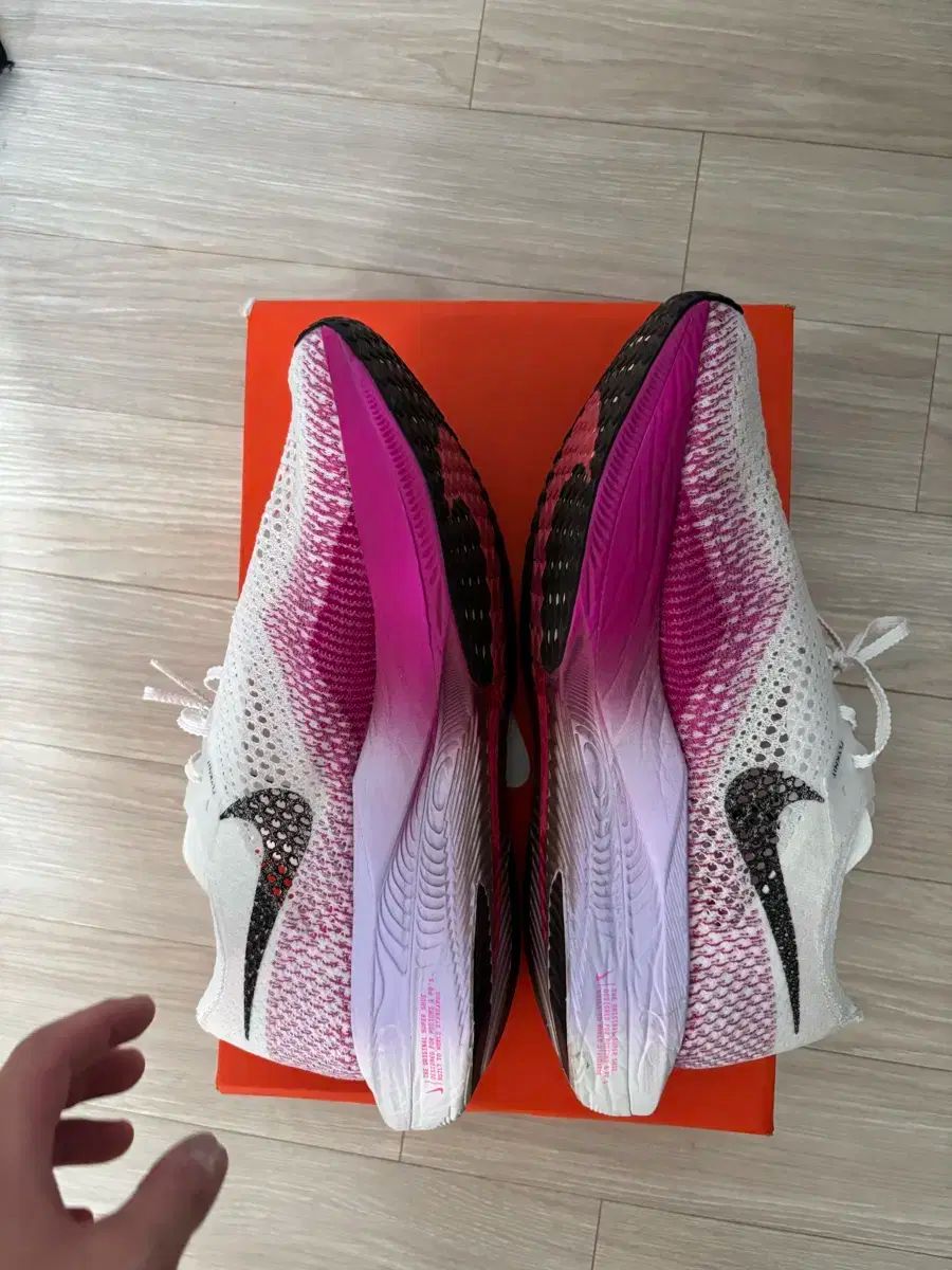 275 NIKE ナイキ ヴェイパーフライ 3