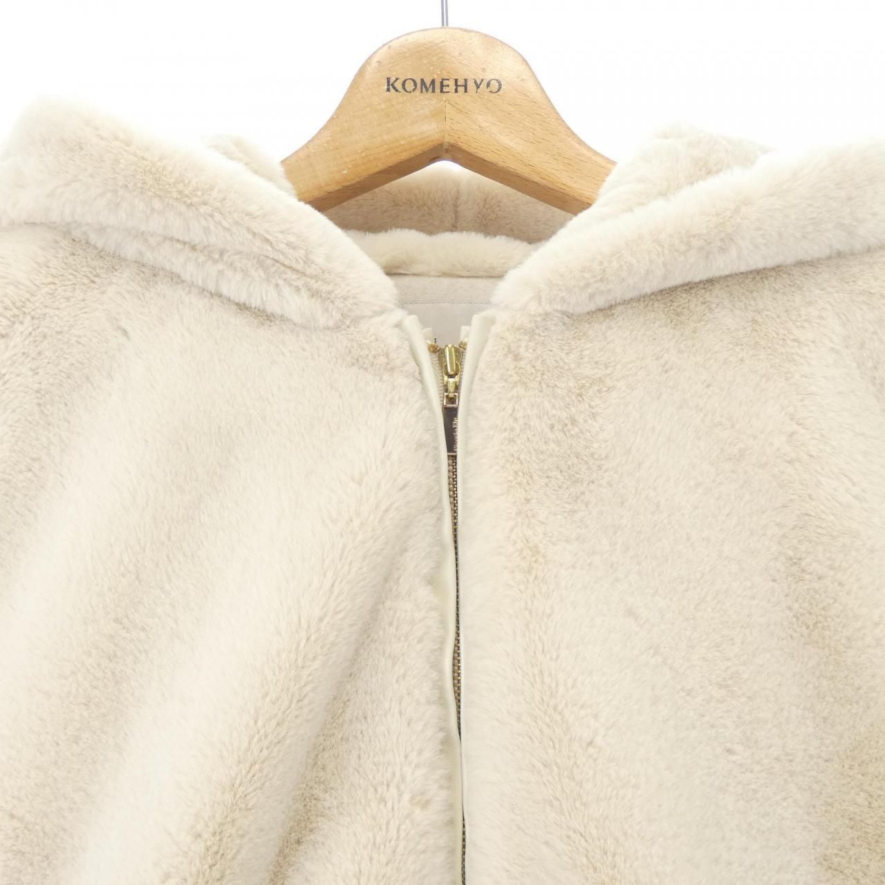 4月16日まで　新品未使用　ビアッジョブルー　ホワイトジャケット ビアッジョブルー Viaggio Blu ブルゾン - メルカリ