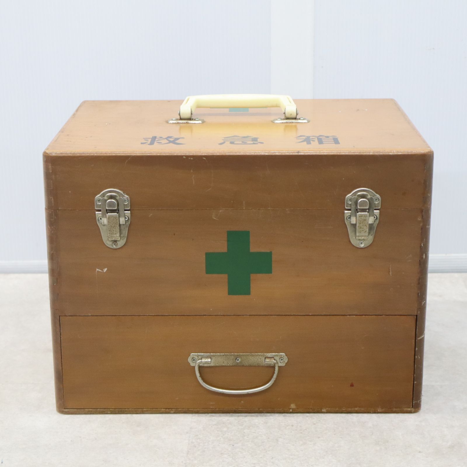 △ ｜木製 救急箱 薬箱 収納箱｜ ｜昭和レトロ 収納ケース 収納BOX